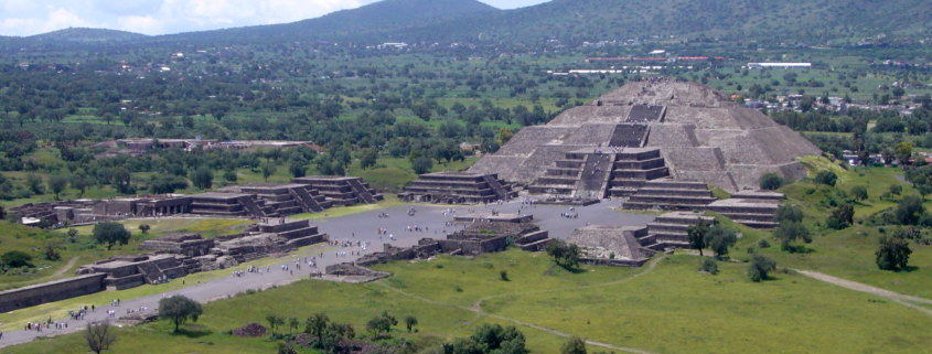 Paseo por la zona arqueológica de Teotihuacán